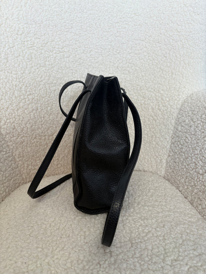 VINTAGE LEATHER GUESS PURSE