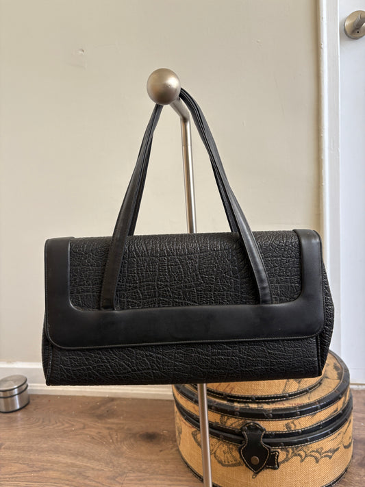 VINTAGE LEATHER SHOULDER BAG