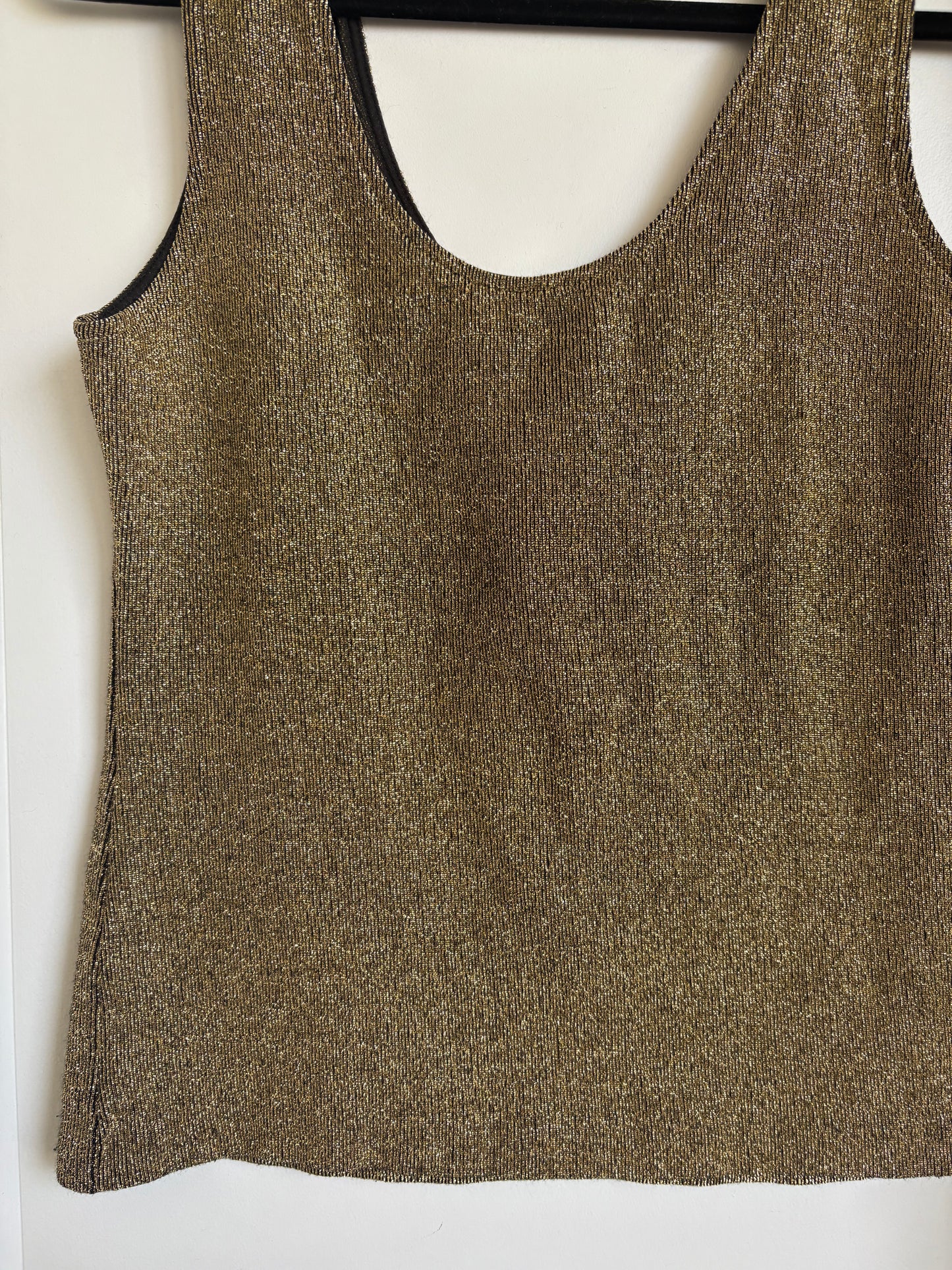 VINTAGE LE CHATEAU GOLD TANK - L