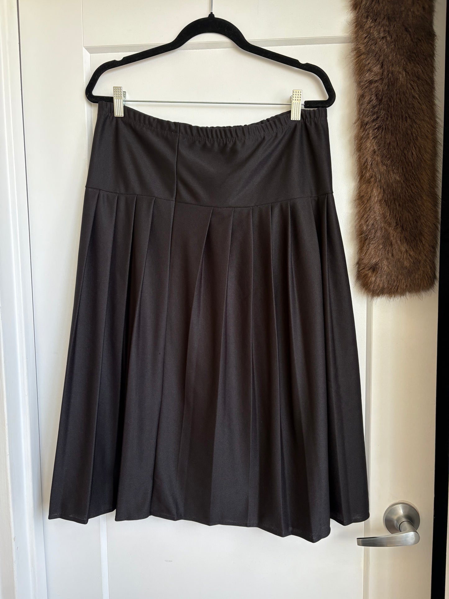 VINTAGE PLEATED MIDI SKIRT - L