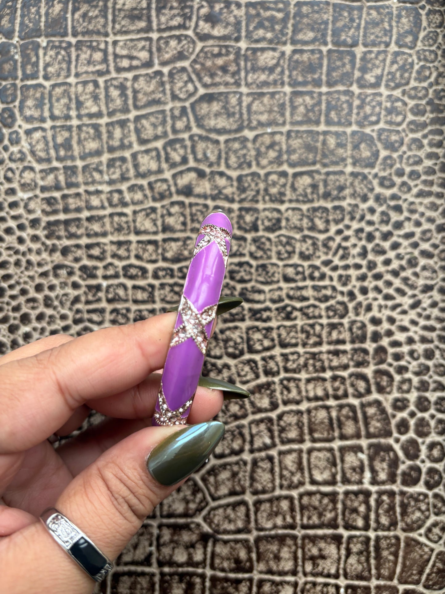 VINTAGE PURPLE BANGLE