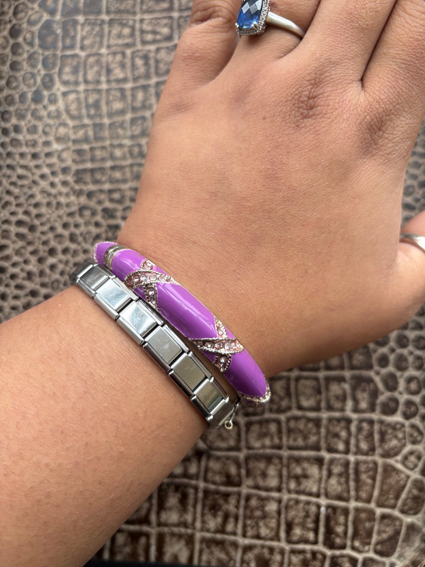VINTAGE PURPLE BANGLE