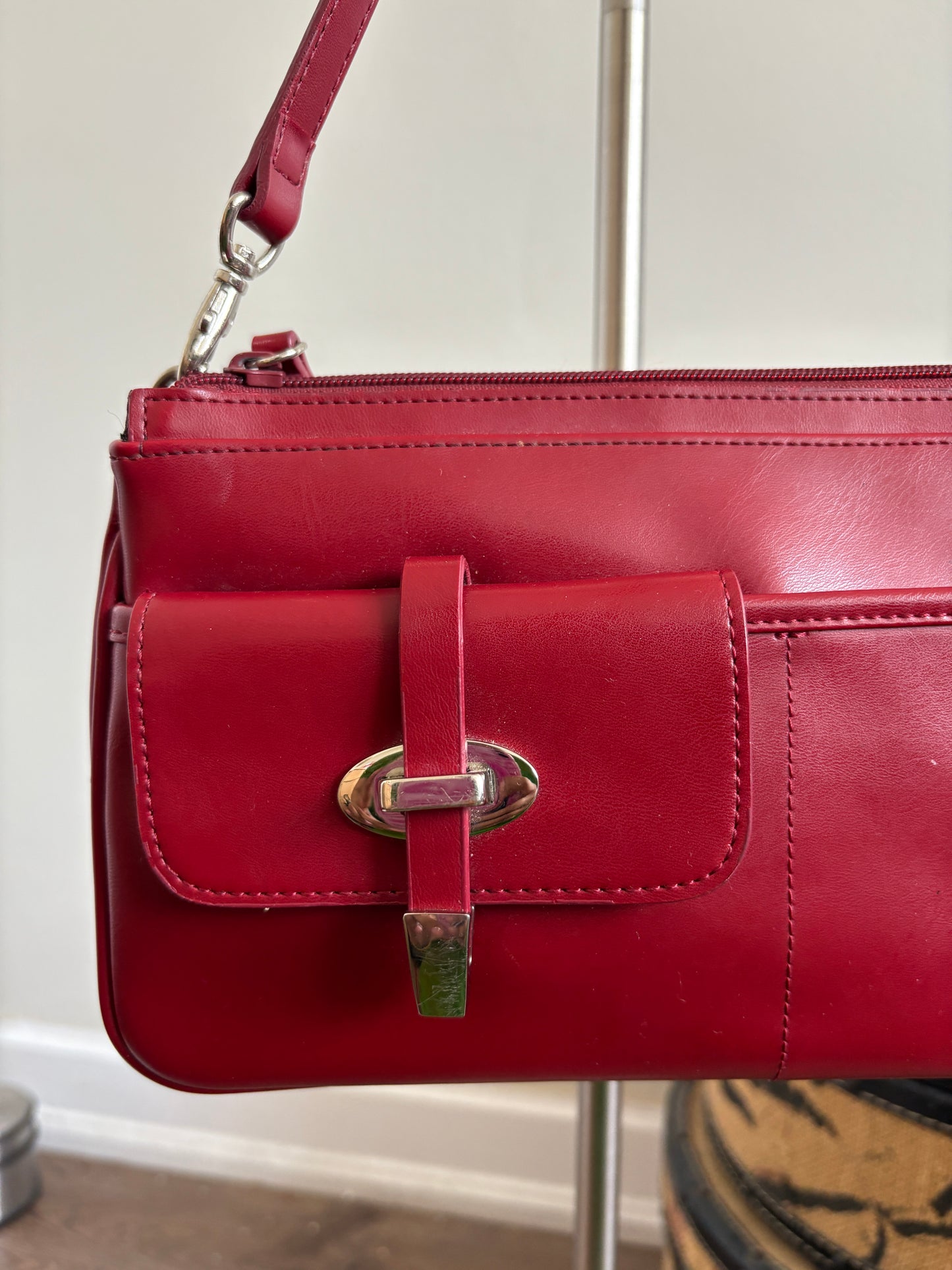 VINTAGE RED LEATHER NINE WEST SHOULDER BAG