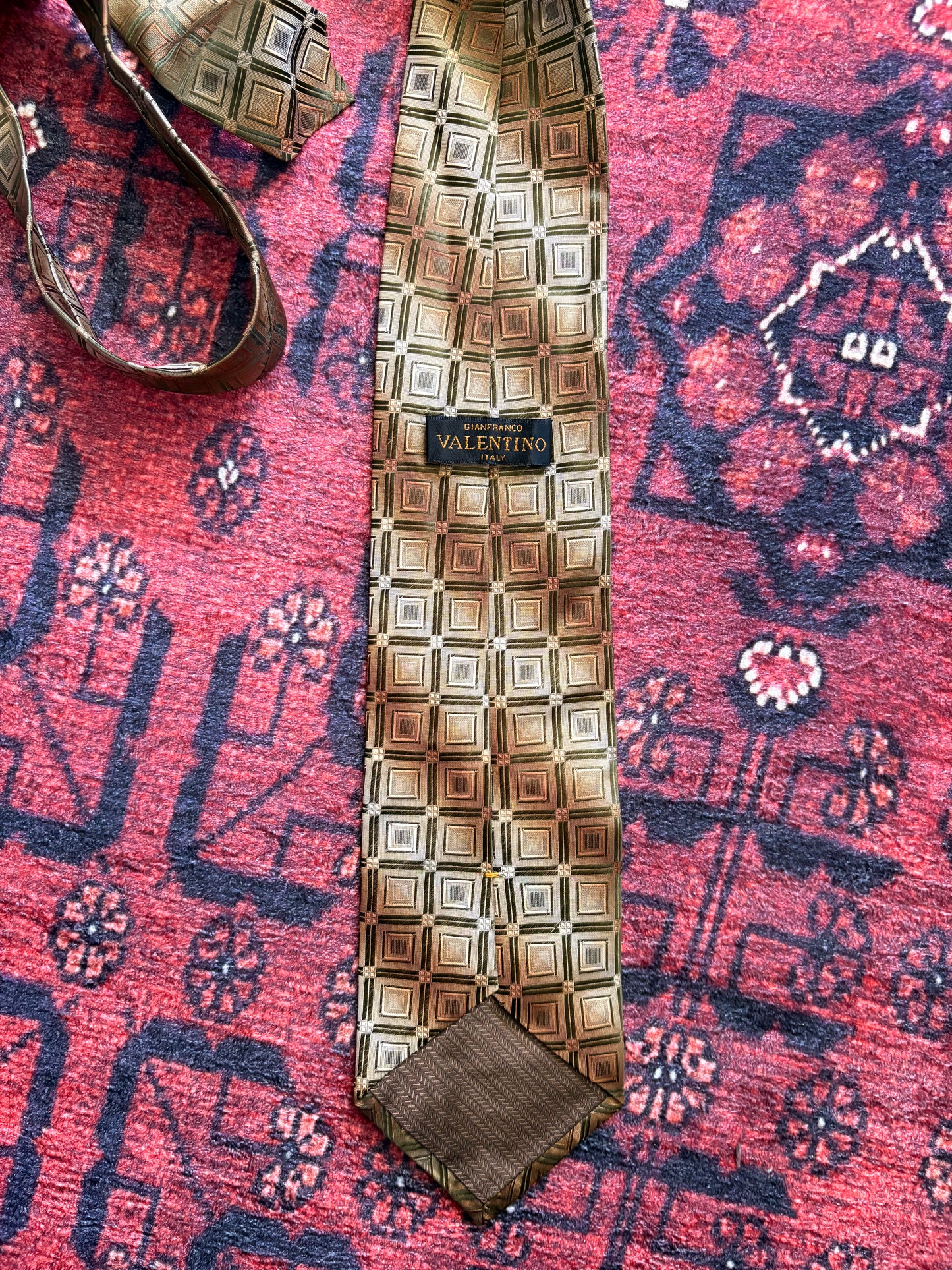VINTAGE VALENTINO SILK TIE