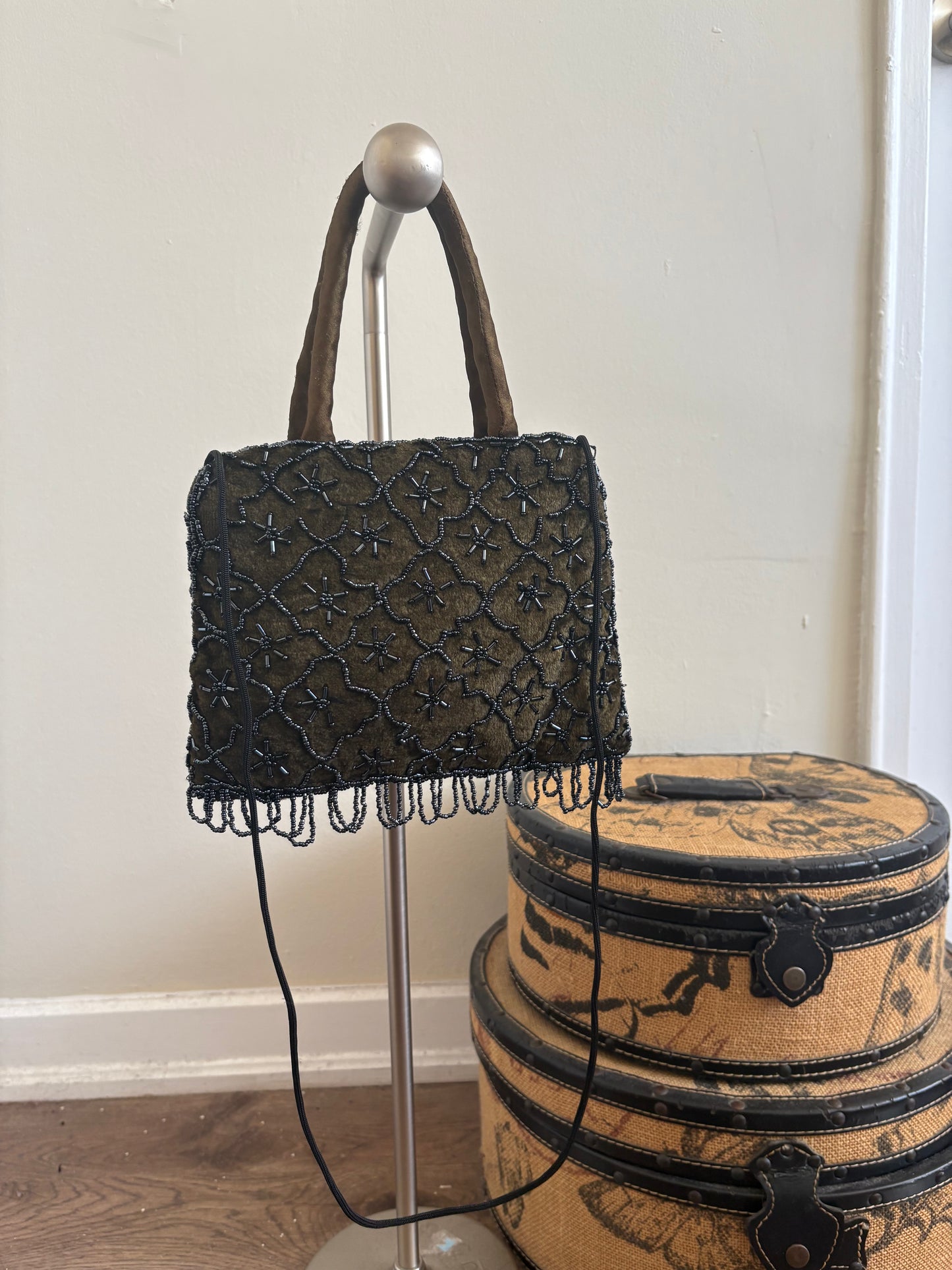 VINTAGE VELVET BEADED PURSE WITH A STRAP