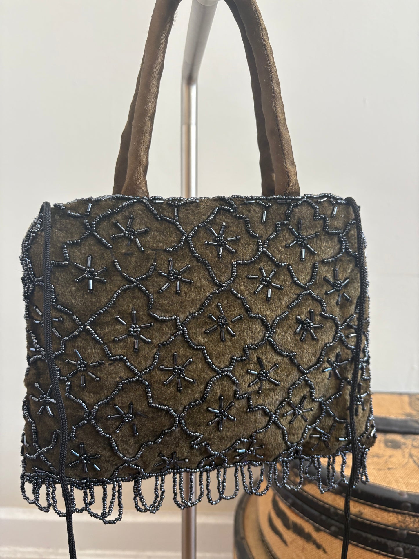 VINTAGE VELVET BEADED PURSE WITH A STRAP