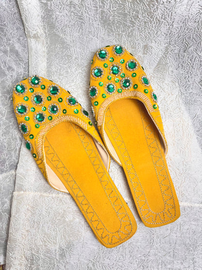 YELLOW AND GREEN OPEN BACK JUTTI