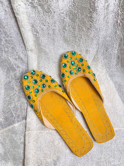 YELLOW AND GREEN OPEN BACK JUTTI