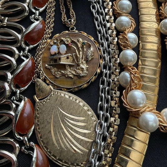 MYSTERY JEWELRY BUNDLE - 10 PIECES