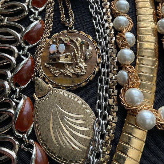MYSTERY JEWELRY BUNDLE - 5 PIECES