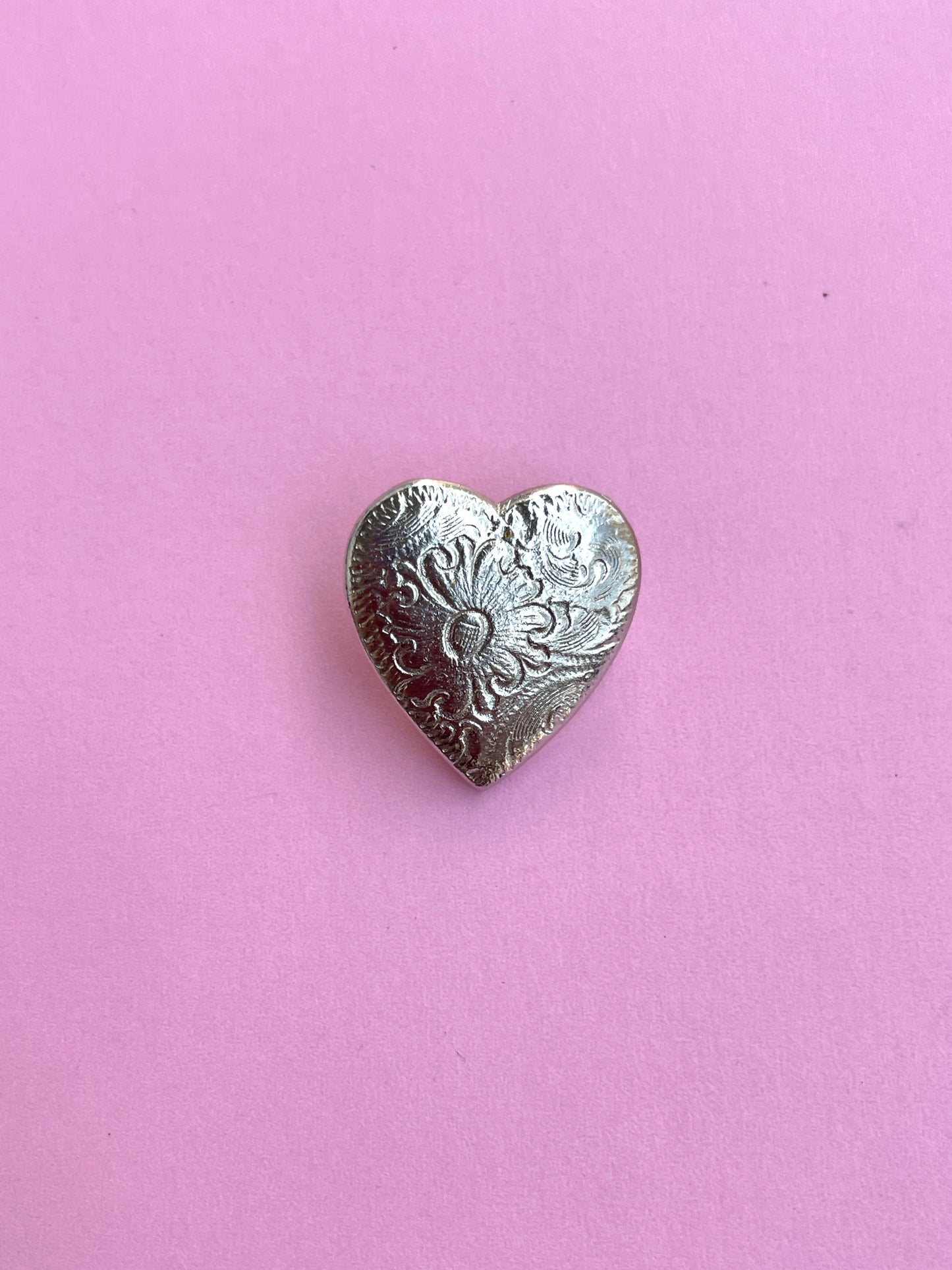 VINTAGE SILVER HEART PIN