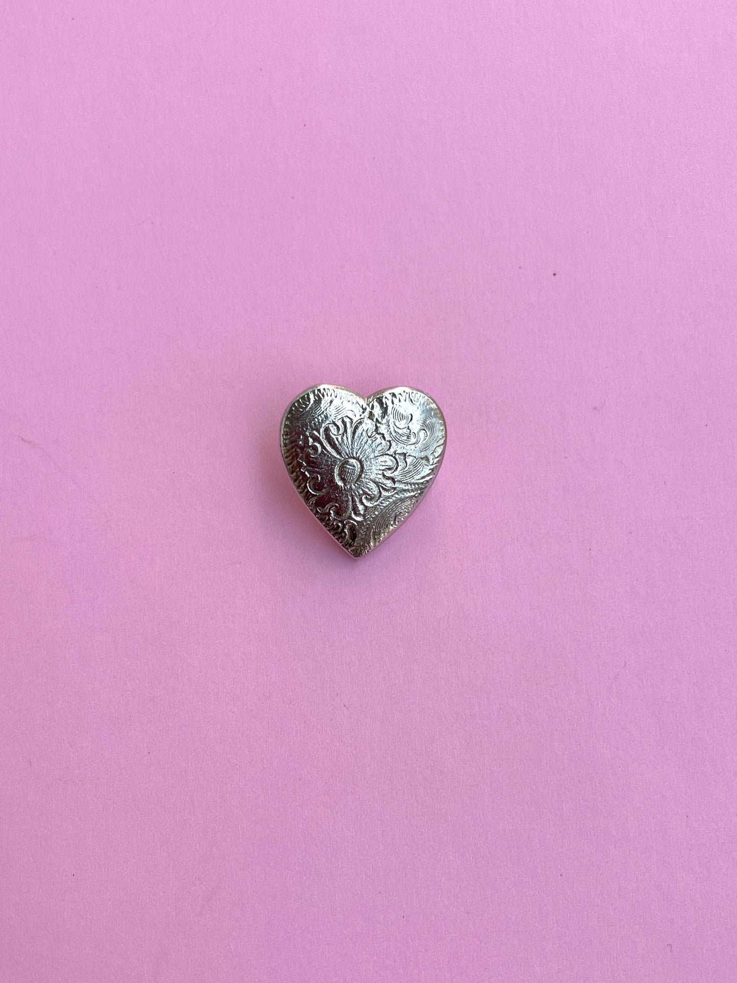 VINTAGE SILVER HEART PIN